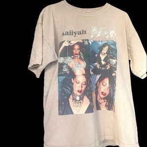 Aaliyah Unisex T-shirt